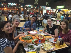 Ein kulinarischer Ausflug auf einen Fischmarkt in Cubao mit Gladys, Irene und James, auf dem wir die Zutaten frisch gekauft und dann in einem Restaurant zubereiten lassen haben